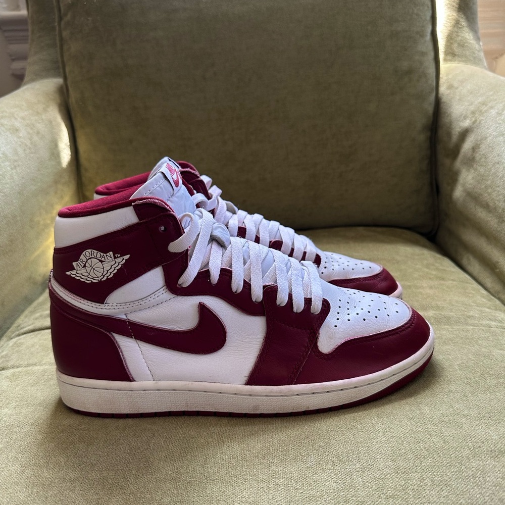Nike Air Jordan 1 Retro High OG ‘Artisanal Team Red’ Sneakers 👟🏀♥️